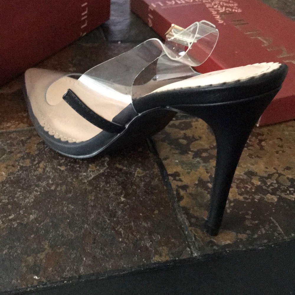 Princess Pumps 👠 - Picture 3 of 6